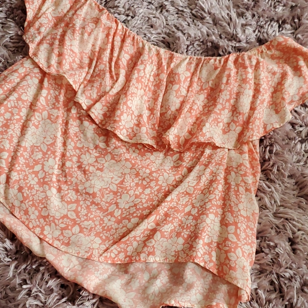 J mode blouse in a peachy color